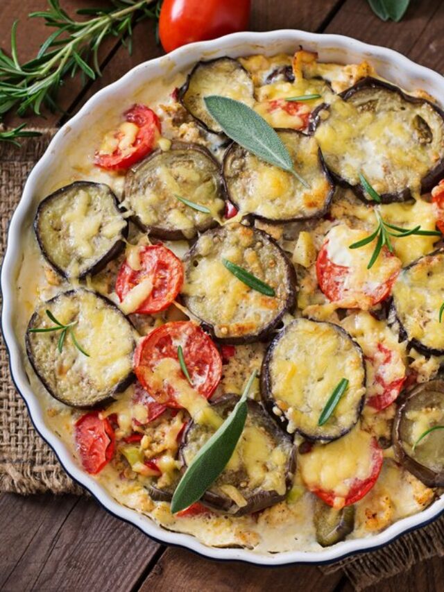 moussaka-eggplant-casserole-traditional-greek-dish_2829-20002