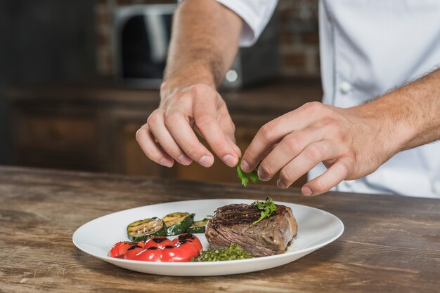 How Long to Cook a Petite Tender Beef Filet?